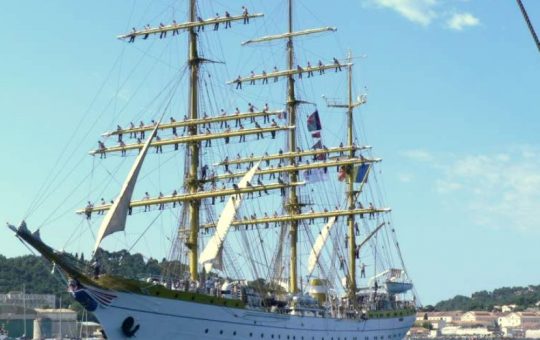 Nava școală Mircea la Parada Velierelor din New York: O celebrare a tradiției maritime românești