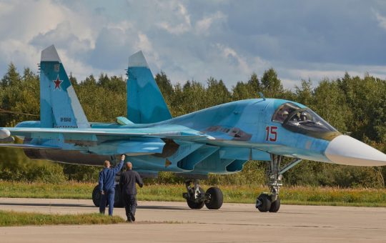 Impactul Strategiilor Ucrainei în Războiul Modern: Distrugerea Avionului MiG-29 Rus la Baza Aeriană Belbek