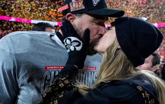 Căsătoria Vedetelor: Taylor Swift și Travis Kelce - O Nuntă Spectaculoasă în Inima New York-ului