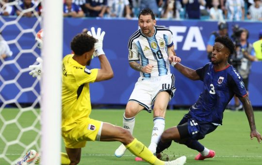 Argentina se Califică în Optimi la CM 2026: O Luptă Emoționantă cu Capul Verde și Goluri de Excepție