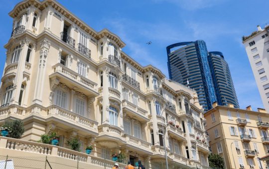 Explozia din Monaco: O privire detaliată asupra impactului războiului din Ucraina asupra Principatului