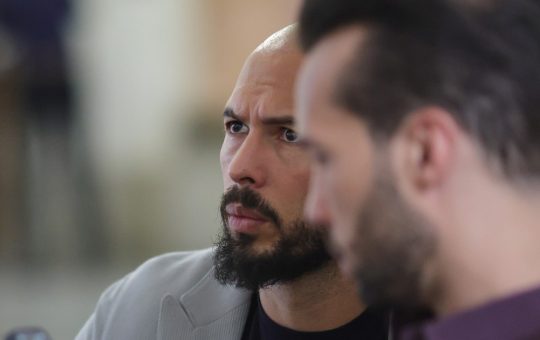 Noi acuzații grave pentru frații Tate: Exploatarea minorilor și spălarea banilor în centrul unei anchete DIICOT