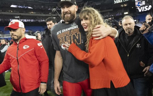 Căsătoria dintre Taylor Swift și Travis Kelce: O poveste de dragoste în lumina reflectoarelor