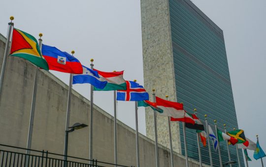 Tragedia din fața Națiunilor Unite: O analiză a gestului extrem și a implicațiilor sale globale