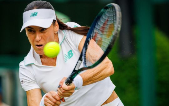 Sorana Cîrstea avansează în turul al treilea la Wimbledon: O analiză detaliată a parcursului său și a duelului cu Linda Noskova