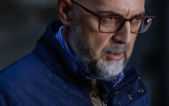 Analiza Strategiilor Politice în Contextul Crizei Guvernamentale: Comentariile lui Kelemen Hunor despre AUR și George Simion