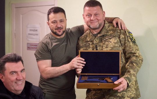 Analiza popularității lui Zelenski și Zalujnîi în perspectiva alegerilor prezidențiale din Ucraina