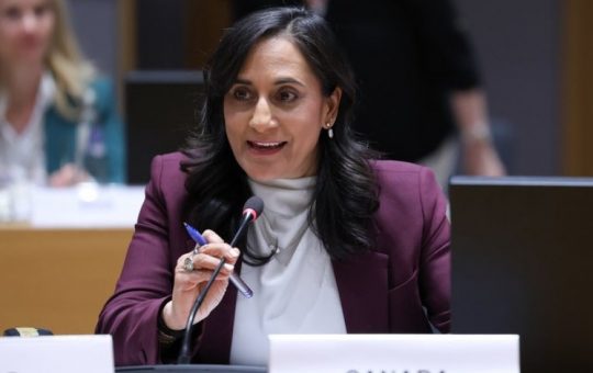 Vizita Ministei de Externe a Canadei în România: Oportunități și Provocări pentru Relațiile Bilaterale