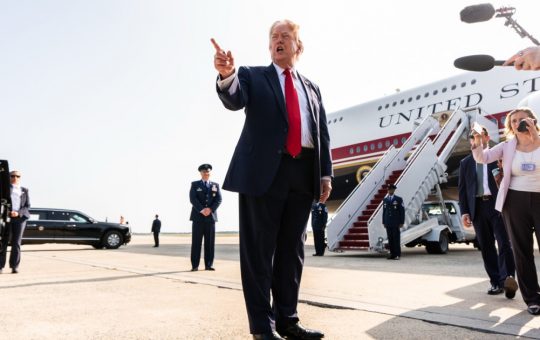 Controversa Criptomonedelor: Cum Donald Trump a Câștigat 1,2 Miliarde de Dolari și Ce Implicații Are Aceasta pentru Politica Americană