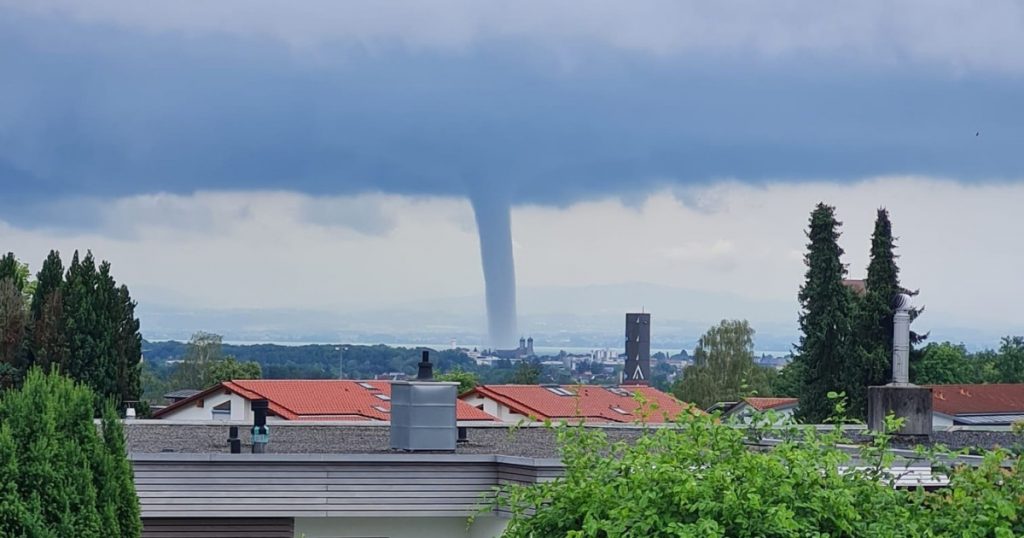 Trombă de apă pe Lacul Constanţa: Un fenomen meteorologic fascinant și implicațiile sale