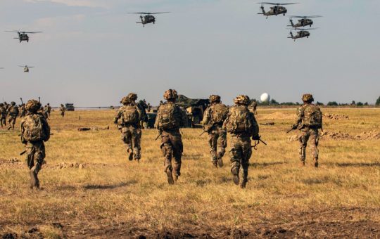 Revizuirea Prezenței Militare Americane în Europa: O Analiză a Amenințărilor și a Implicațiilor Strategice