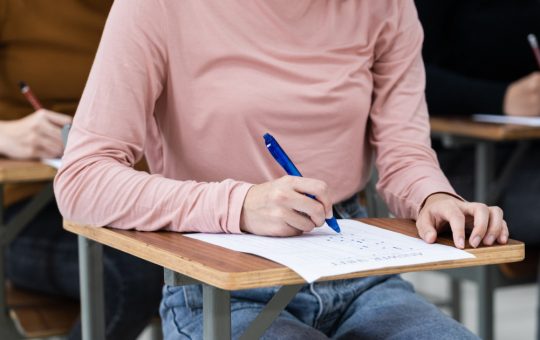 Examenele de Bacalaureat 2026: Provocările și Soluțiile pentru Elevii Care Întârzie
