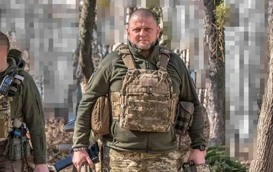 Valerii Zalujnîi: Generalul care își asumă responsabilitatea politică în Ucraina tumultoasă