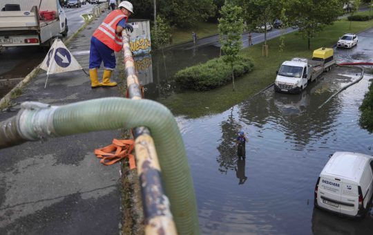 Ploi istorice în București: Impactul extremelor meteorologice asupra capitalului românesc și pregătirea pentru viitor
