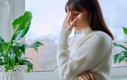 Menopauza Prematură: Factori Declanșatori și Strategii de Prevenire prin Stil de Viață