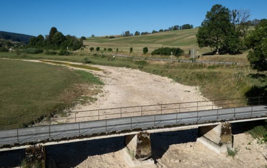 Seceta devastatoare: Râul Doubs și impactul schimbărilor climatice în regiunea franco-elvețiană