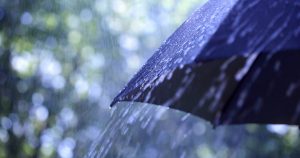 Instabilitate Meteorologică în România: Vijelii, Grindină și Ploi Torențiale în Perspective
