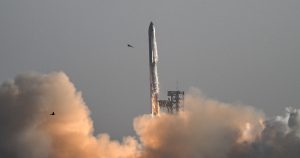 Revoluția transportului lunar: Compania japoneză ispace își propune să democratizeze accesul la Lună prin colaborarea cu SpaceX