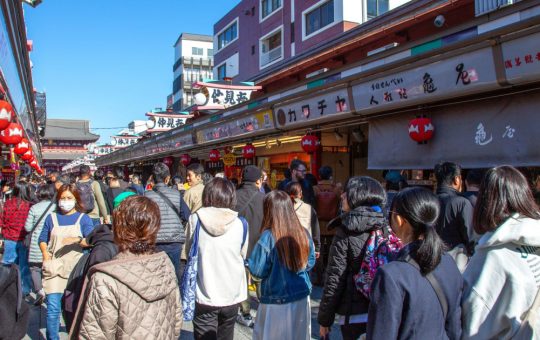 Japonia și Provocările Supraturismului: Căutarea unui Echilibru între Atracția Turistică și Conservarea Patrimoniului