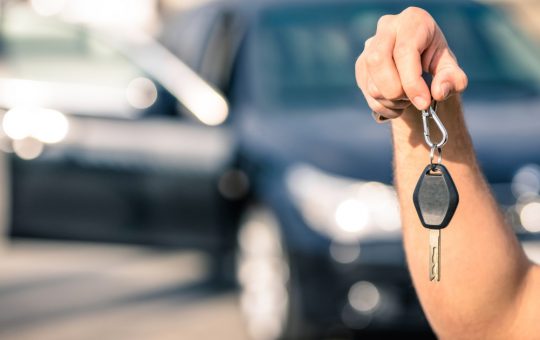 Pericolele Ascunse ale Mașinilor Secondhand: Ce Trebuie Să Știm Despre Kilometraj și Siguranța Autoturismelor