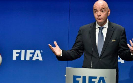 FIFA și Viziunea Extinderii Cupei Mondiale: Oportunități și Provocări în Era Globalizării Fotbalului