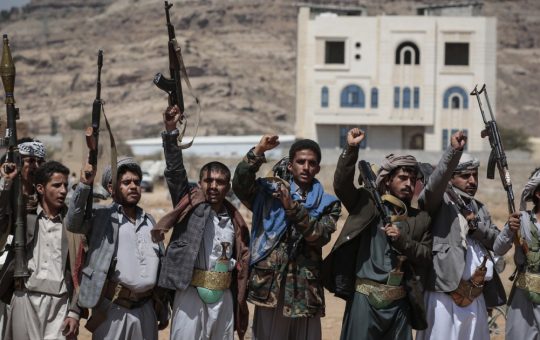 Atacul Rebelilor Houthi asupra Petrolierelor Saudite: Implicații și Context Geopolitic