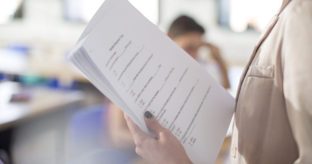 Provocările examenului de titularizare: O bătălie acerbă pentru posturile didactice în România
