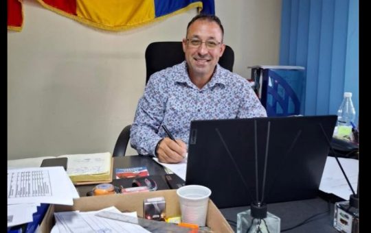 Controversele din Primăria Grindu: Primarul PSD și Scaunele cu Masaj în Contextul Austerității