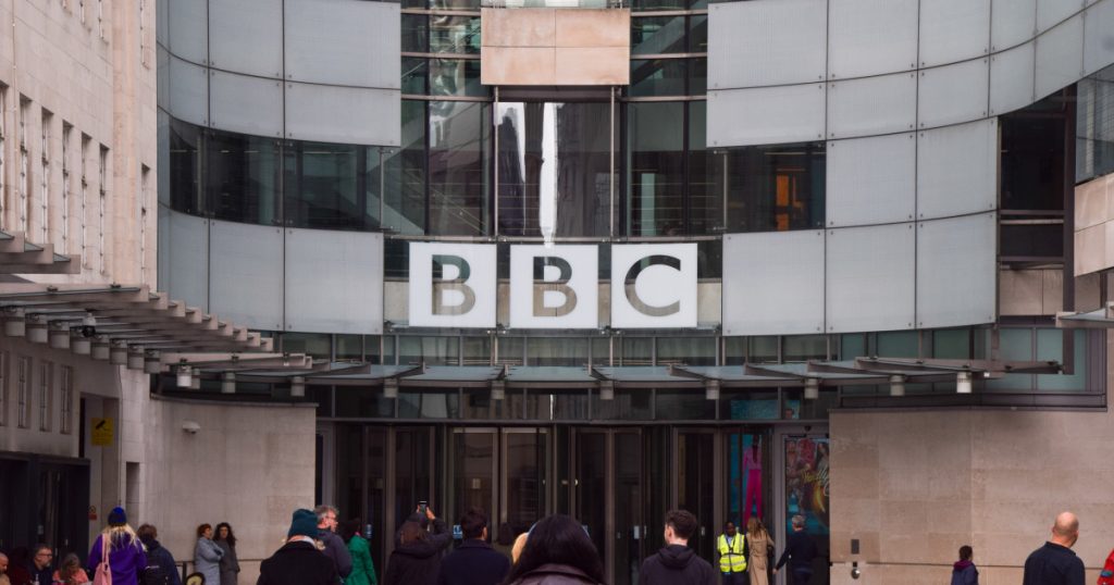 Donald Trump și BBC: Un Proces de Defăimare care Deschide Uși către Documente Financiare Controversate