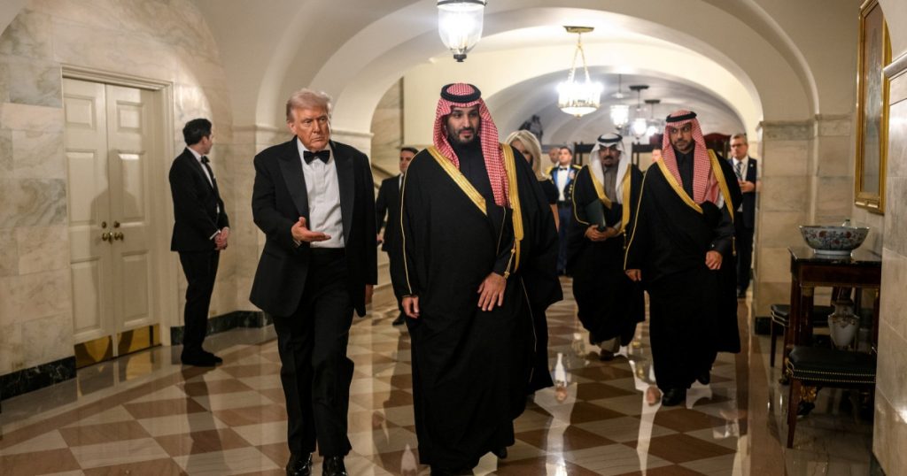 Acordul Nuclear Controversat: Implicațiile Aprobatului de Donald Trump pentru Arabia Saudită