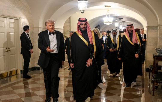Acordul Nuclear Controversat: Implicațiile Aprobatului de Donald Trump pentru Arabia Saudită