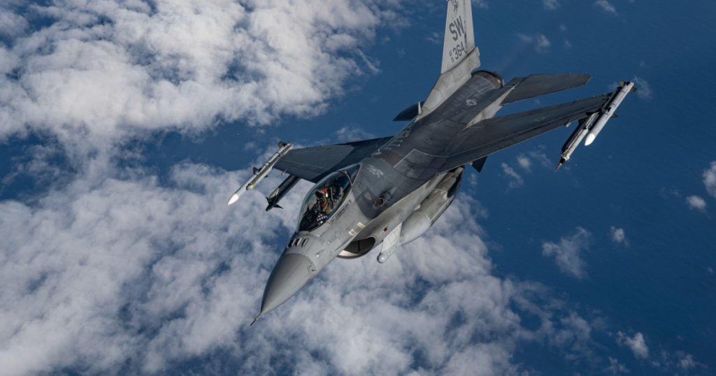 Primul Zbor de Victorie: Impactul Doborârii unui Avion Rus de Către Ucraina cu un F-16