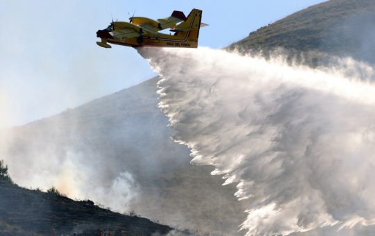 Vremea capricioasă din Europa: Incendii devastatoare și fenomene extreme în Spania, Franța și Balcani