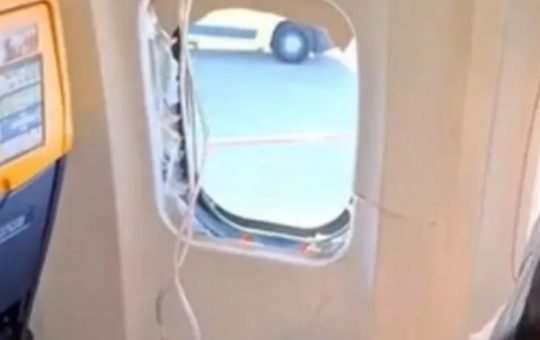 Un incident aviatic de neuitat: Povestea supraviețuirii lui Ljubisa Karović după aproape căderea din avion