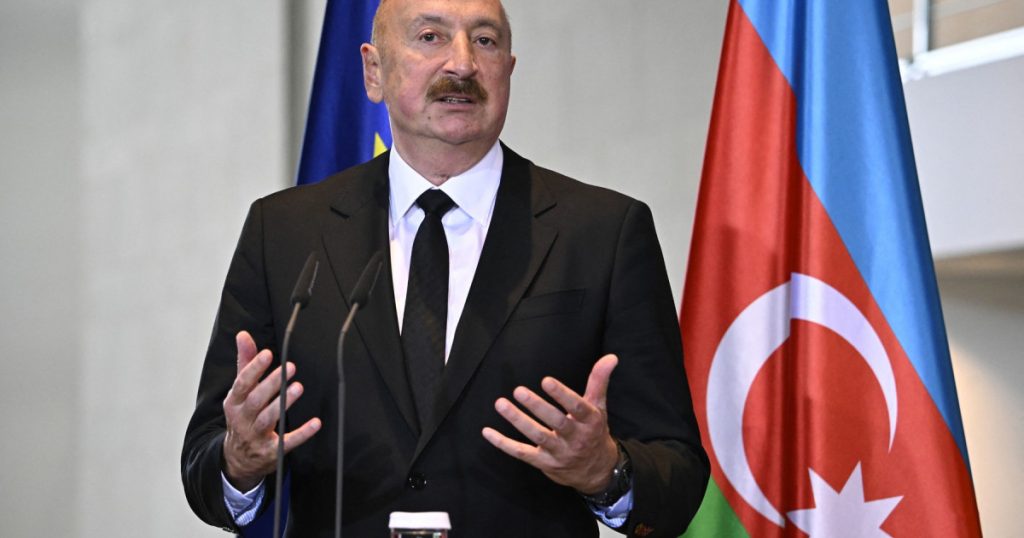 Întâlniri Secrete în Baku: O Analiză a Diplomatilor Foști din Germania și Rusia în Contextul Războiului din Ucraina