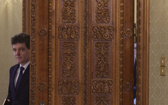 Legea salarizării: Blocaje și perspective în negocierile politice românești