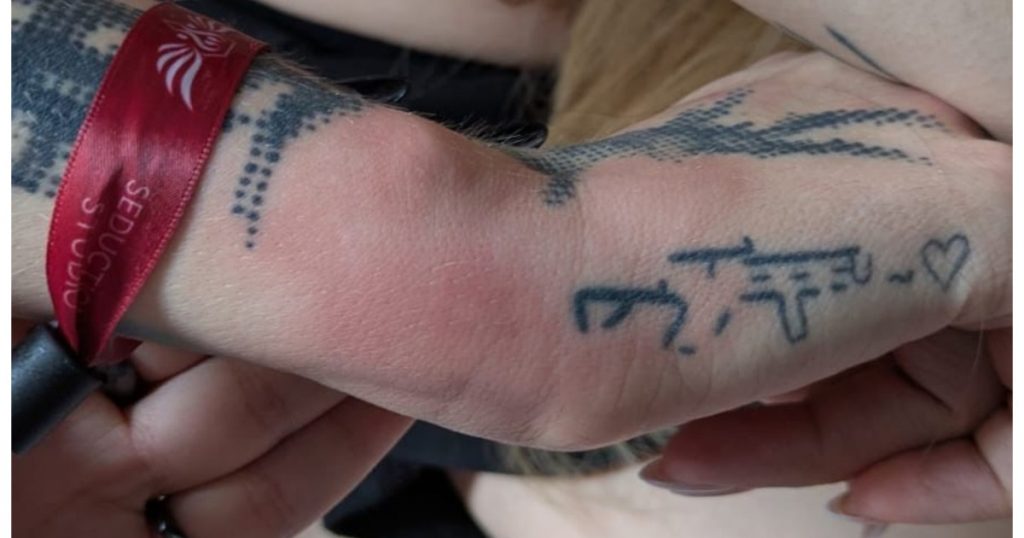 Agresiunea asupra unei femei trans în București: O analiză a incidentului și a reacțiilor instituționale