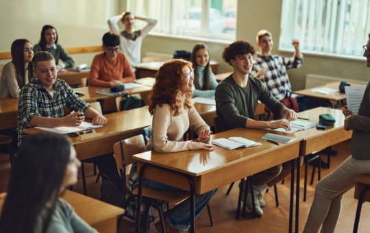 Premierea Excelenței în Educație: Stimulente Financiare pentru Absolvenții cu Media 10 în 2026