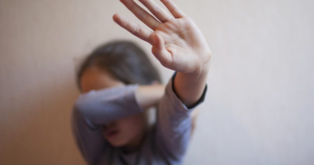 Un caz șocant de viol în București: Cum un bărbat a abuzat de încrederea unei mame și a fetiței sale