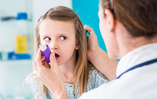 Astmul de furtună: Un efect colateral al schimbărilor climatice asupra sănătății respiratorii