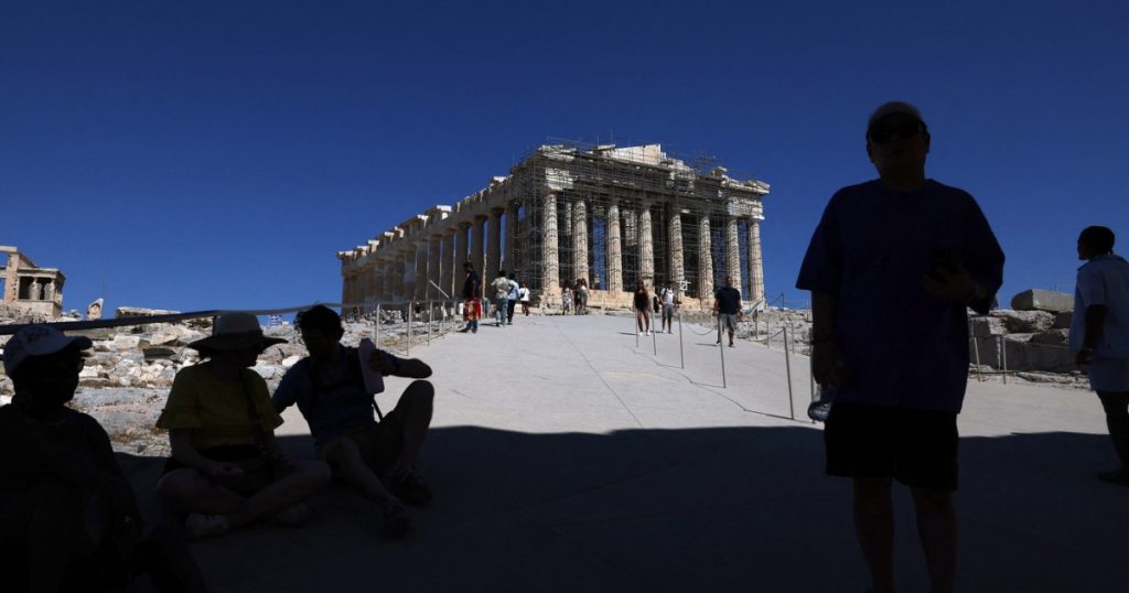 Atac Sângeros în Inima Atenei: Analiza Incidentului de la Acropole