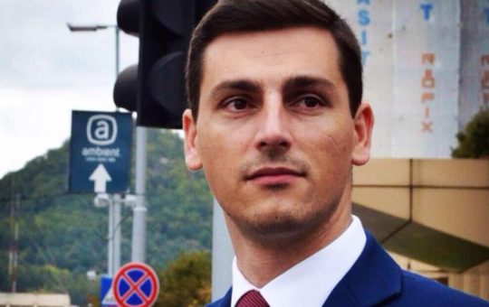 Tensiuni și Strategii Politice în Contextul Propunerii lui Grindeanu: O Analiză Detaliată