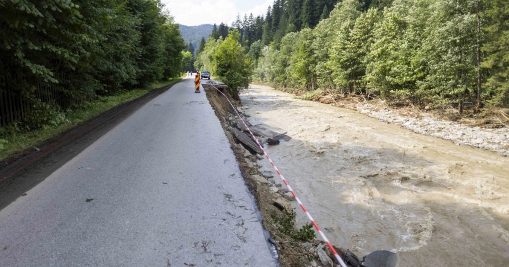 Impactul Codului Portocaliu de Inundații în România: O Analiză Detaliată a Râurilor Avertizate și a Riscurilor Asociate