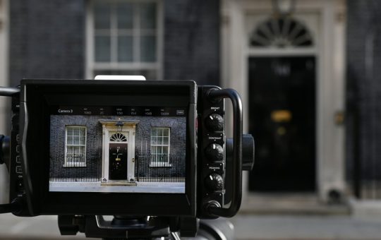 Andy Burnham la conducerea Marii Britanii: Provocări și priorități în fața unei crize economice