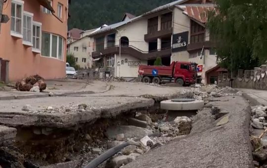 Inundații devastatoare în Bușteni: O comunitate în criză și apeluri la solidaritate