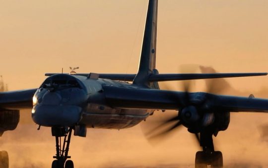 Atacul Ucrainei asupra Bombardierului Rus Tu-95: O Analiză Detaliată a Imaginilor Satelit și Implicațiile Strategice