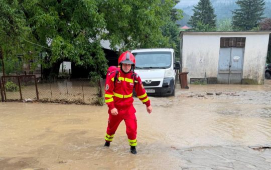 Viitura de la Bușteni: Impactul devastator al furtunilor asupra comunității și infrastructurii românești
