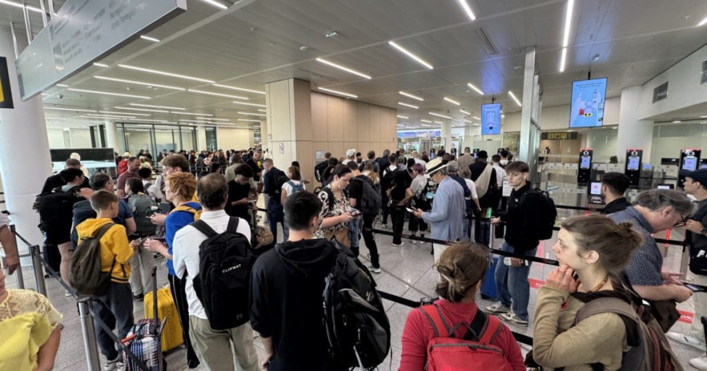 Impactul Noului Sistem de Control la Frontiere al UE: Timp de Așteptare Crescut și Provocările Operatorilor Aeroportuari