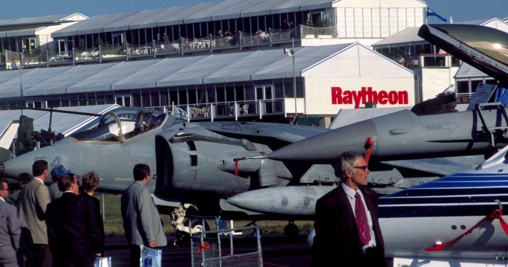 Salonul Aeronautic de la Farnborough: O Transformație Spre Industria Militară