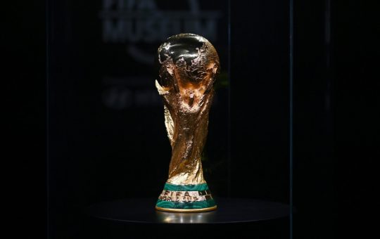 Trofeul Cupei Mondiale FIFA: O Poveste de Artă, Emoție și Istorie